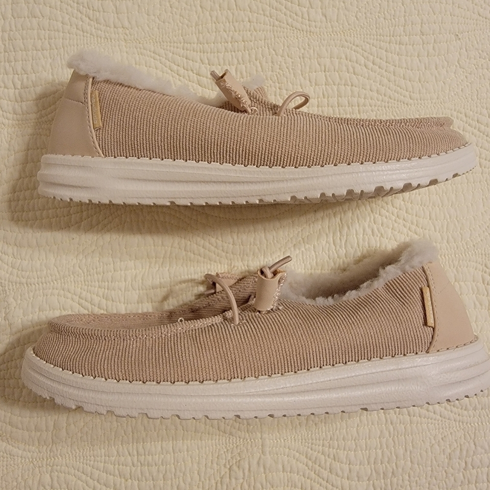 NWT Hey Dude Ladies Wendy Slip On Sneaker - Picture 6 of 10